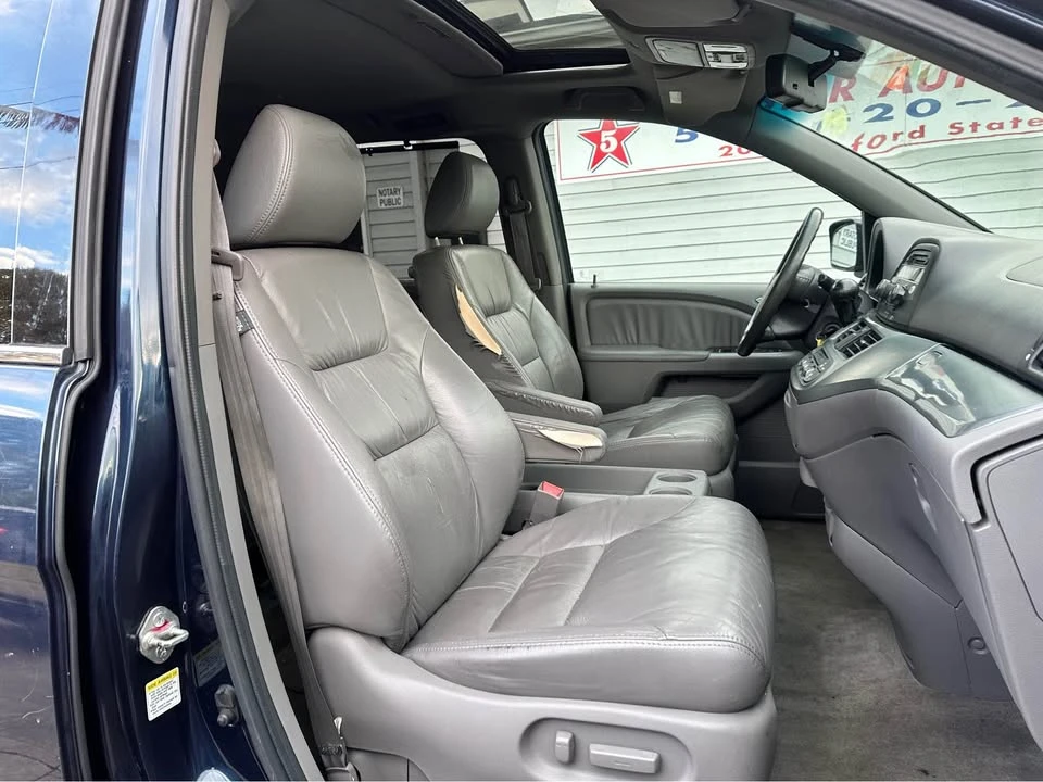 2010 Honda Odyssey - Image 15 of 20