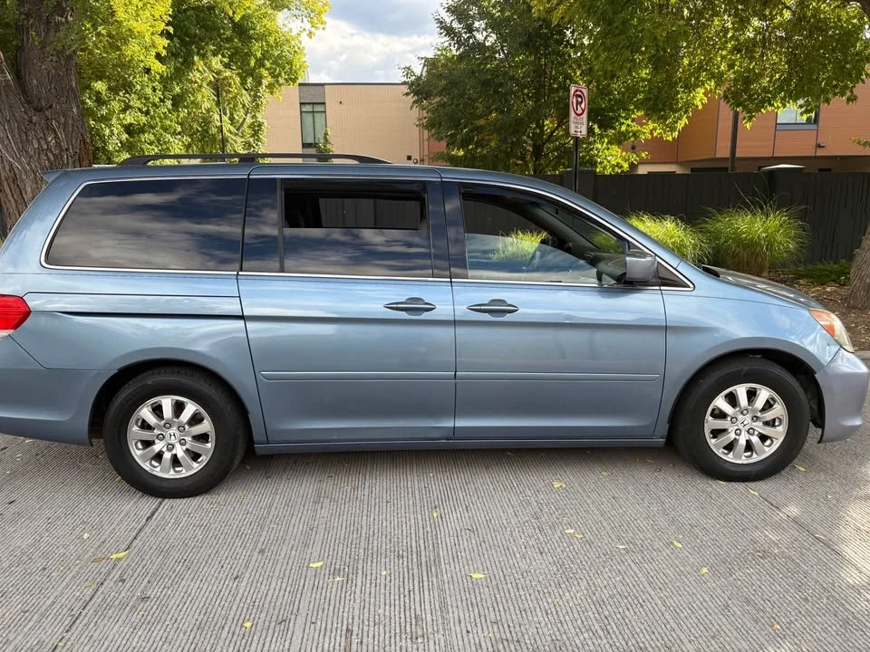 2010 Honda Odyssey - Image 3 of 10