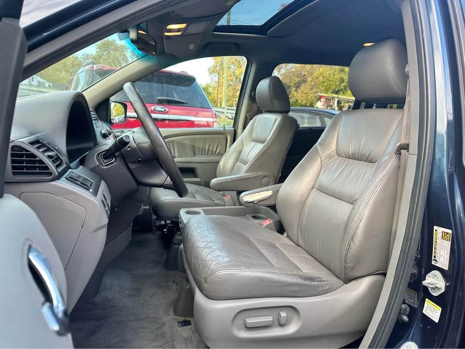 2010 Honda Odyssey - Image 9 of 20
