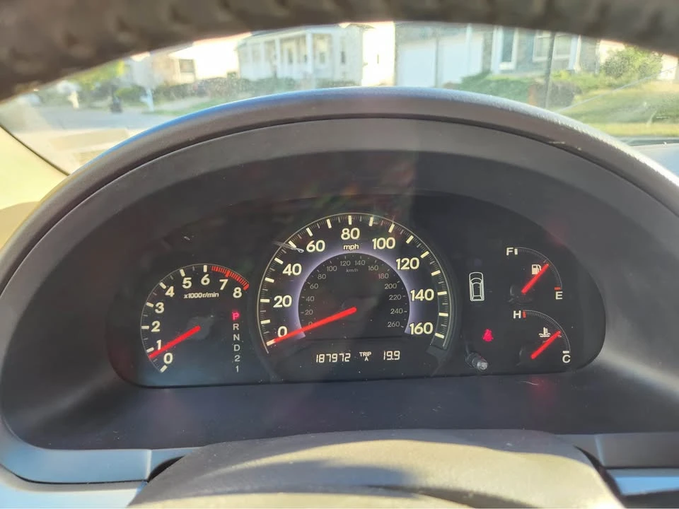 2010 Honda Odyssey - Image 2 of 19