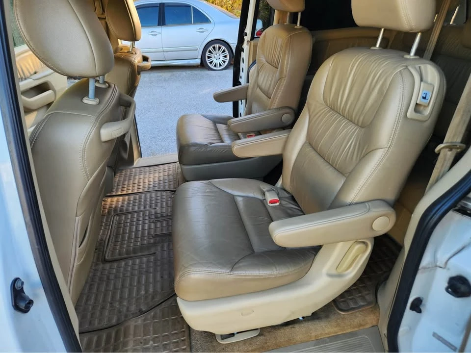 2010 Honda Odyssey - Image 13 of 19