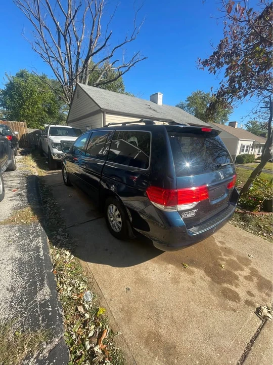 2010 Honda Odyssey - Image 3 of 4