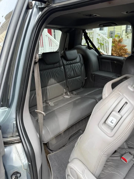 2010 Honda Odyssey - Image 13 of 16