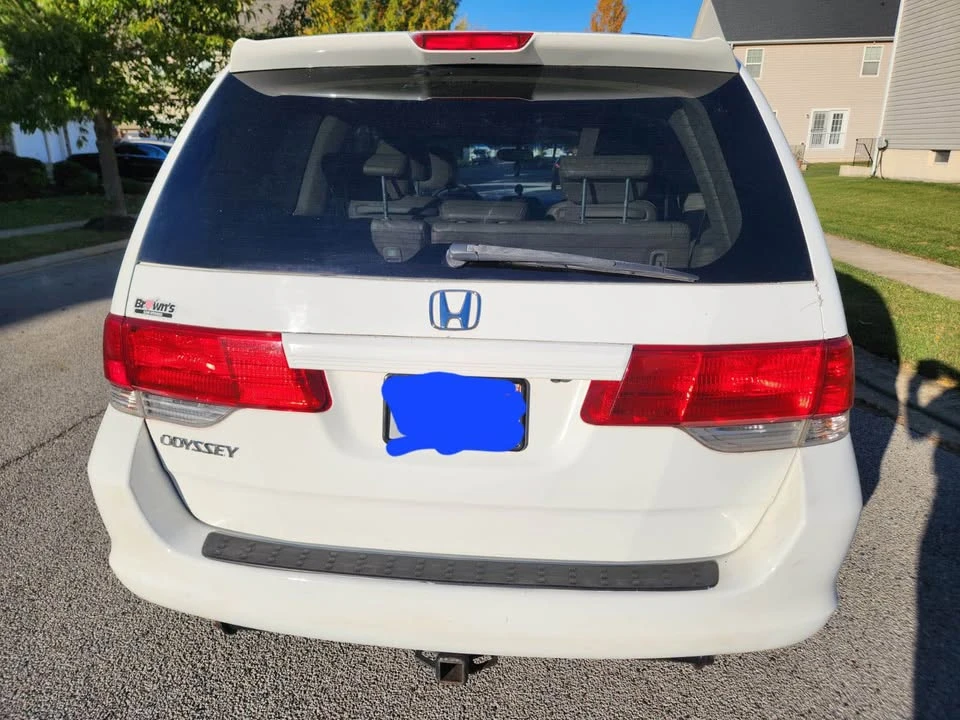 2010 Honda Odyssey - Image 17 of 19