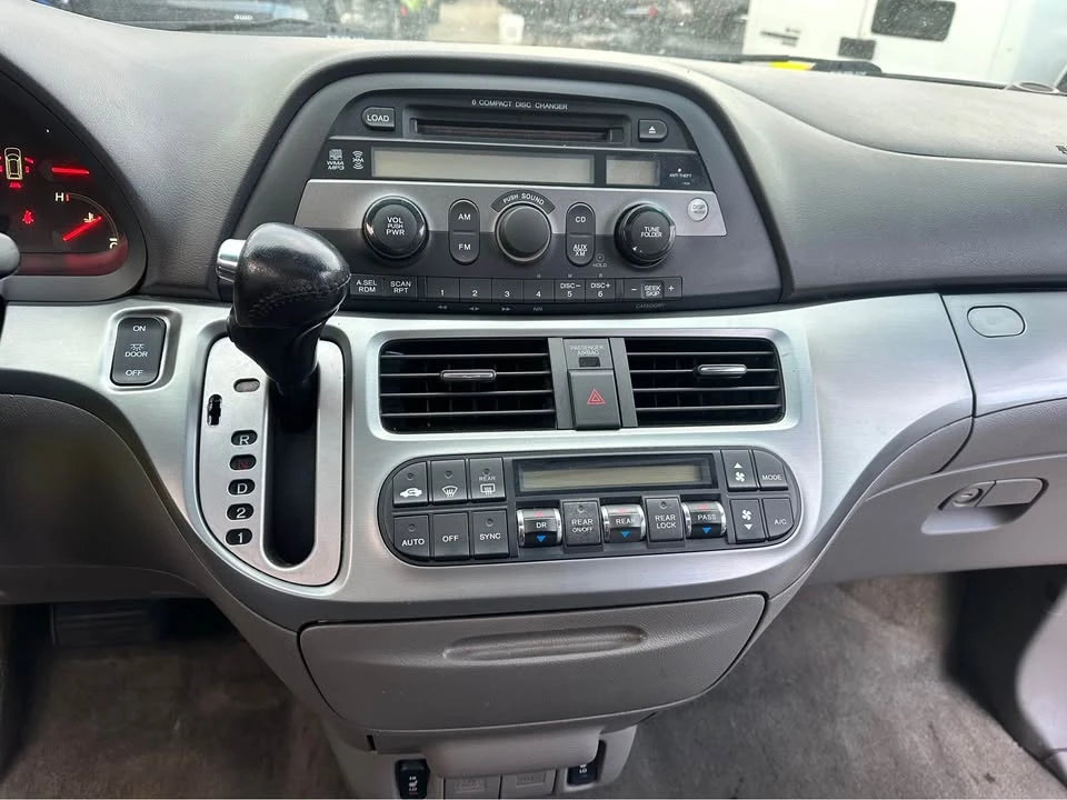 2010 Honda Odyssey - Image 12 of 20