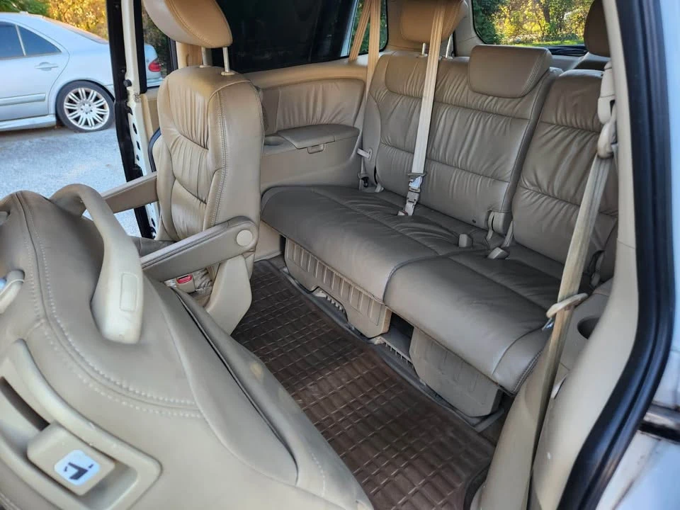 2010 Honda Odyssey - Image 9 of 19