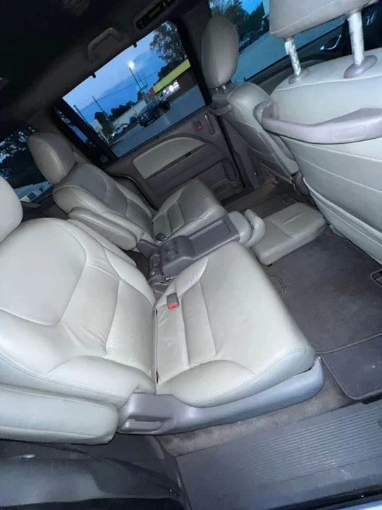 2010 Honda Odyssey - Image 6 of 7