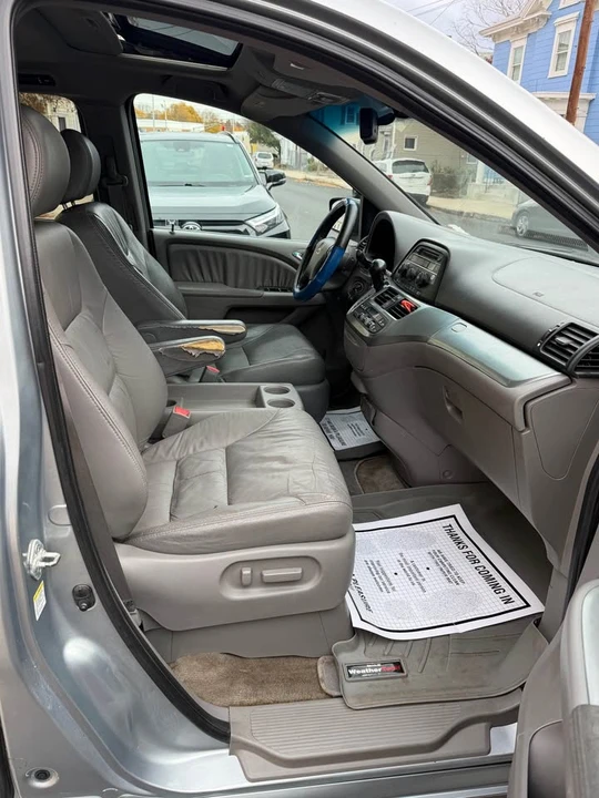 2010 Honda Odyssey - Image 9 of 16