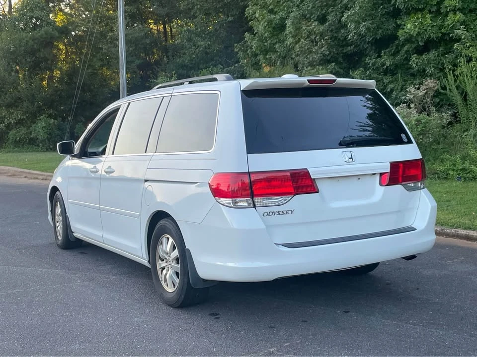 2010 Honda Odyssey - Image 17 of 20