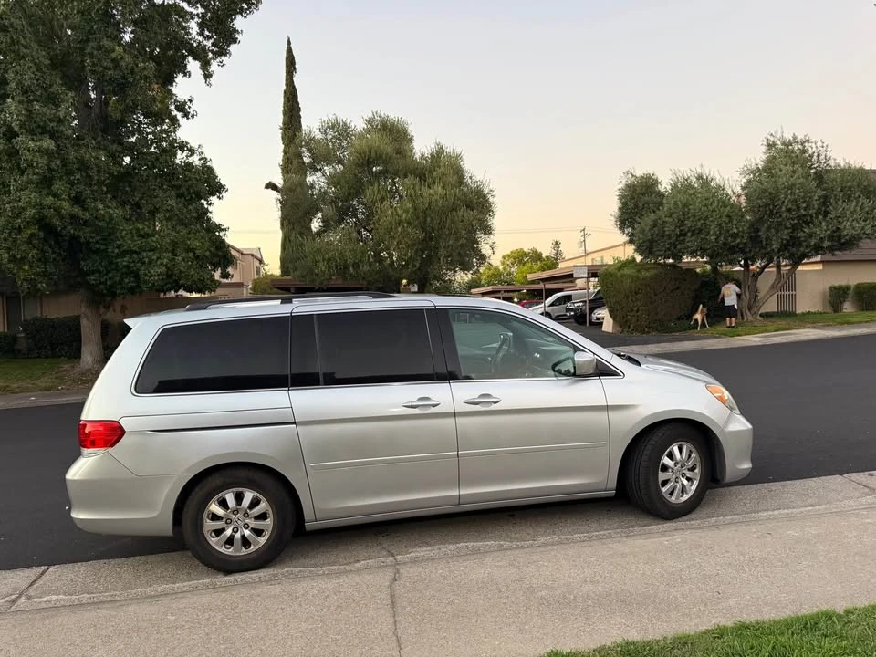 2010 Honda Odyssey - Image 8 of 18