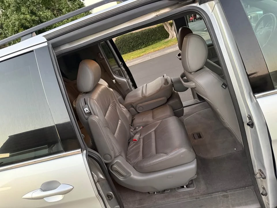 2010 Honda Odyssey - Image 13 of 18