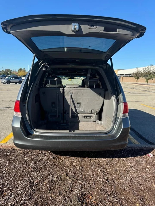 2010 Honda Odyssey - Image 3 of 9