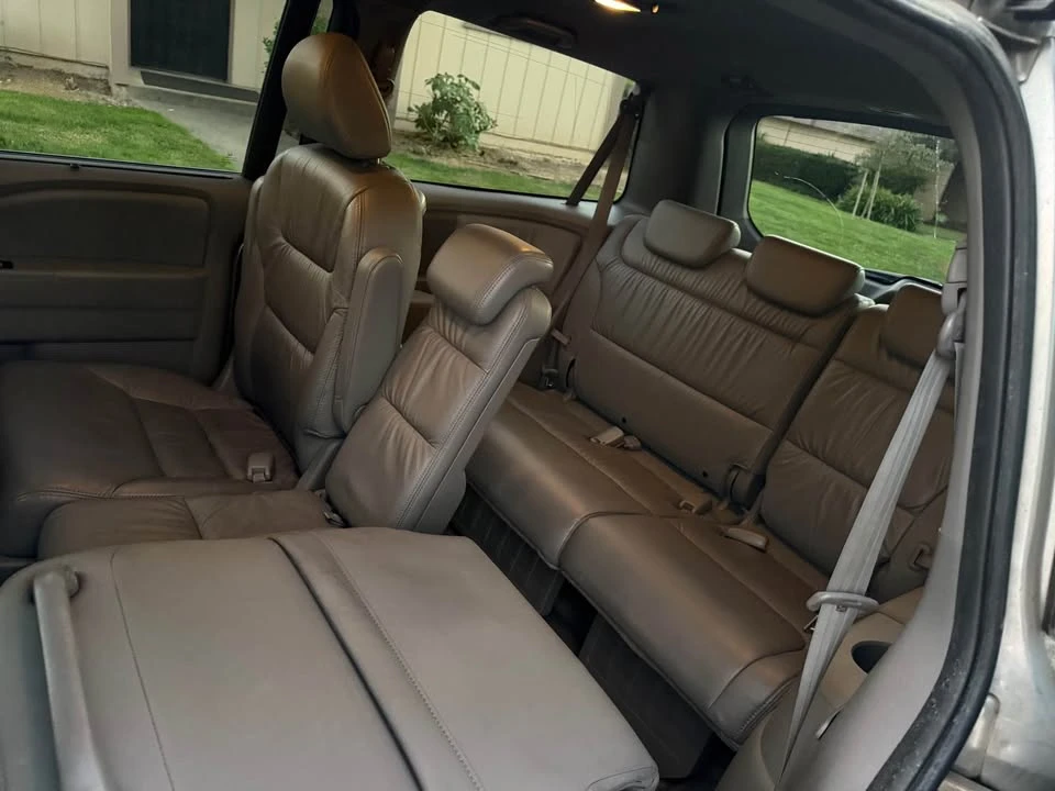 2010 Honda Odyssey - Image 11 of 18