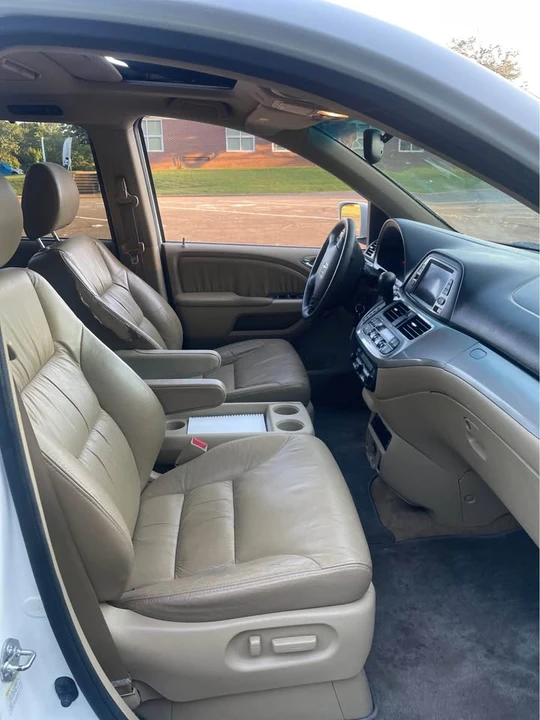 2010 Honda Odyssey - Image 13 of 20