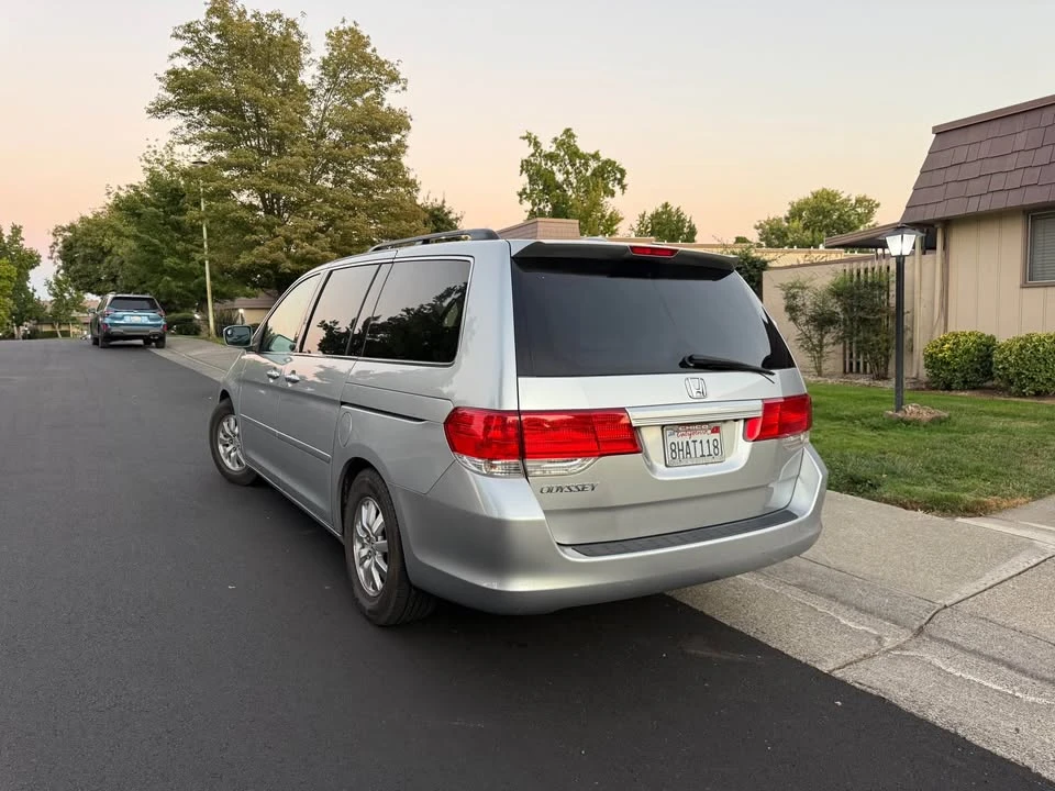 2010 Honda Odyssey - Image 5 of 18