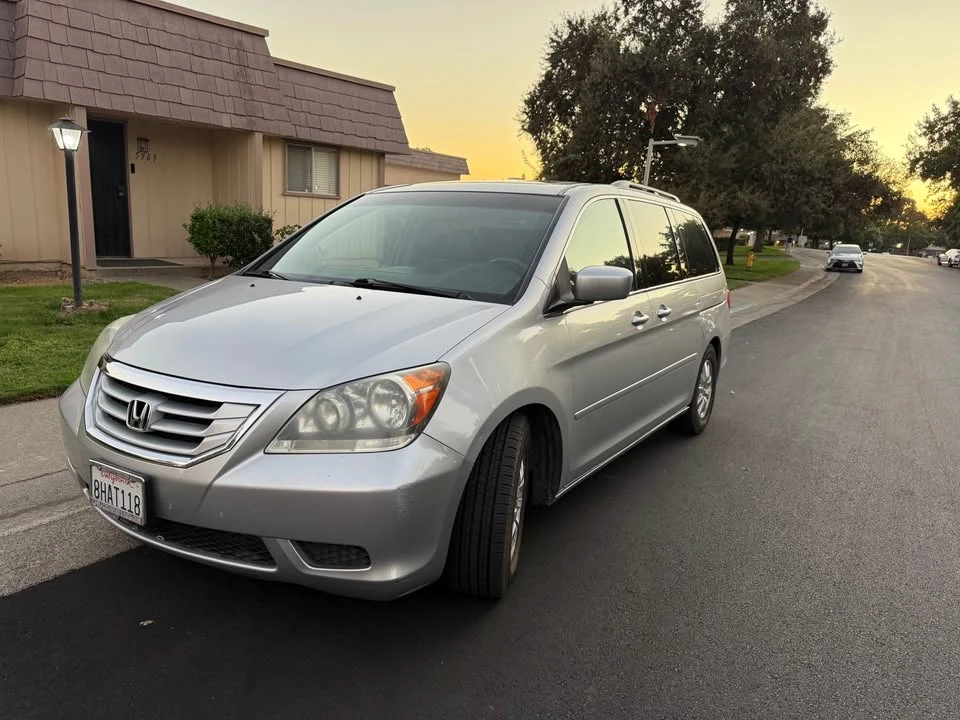 2010 Honda Odyssey - Image 3 of 18