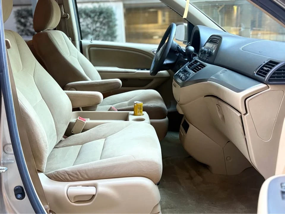 2010 Honda Odyssey - Image 8 of 10