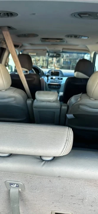 2010 Honda Odyssey - Image 3 of 4