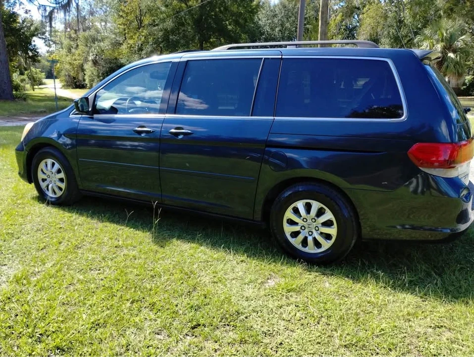 2010 Honda Odyssey - Image 2 of 6