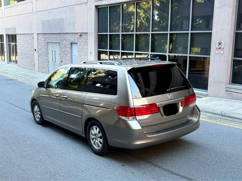 2010 Honda Odyssey - Image 6 of 10
