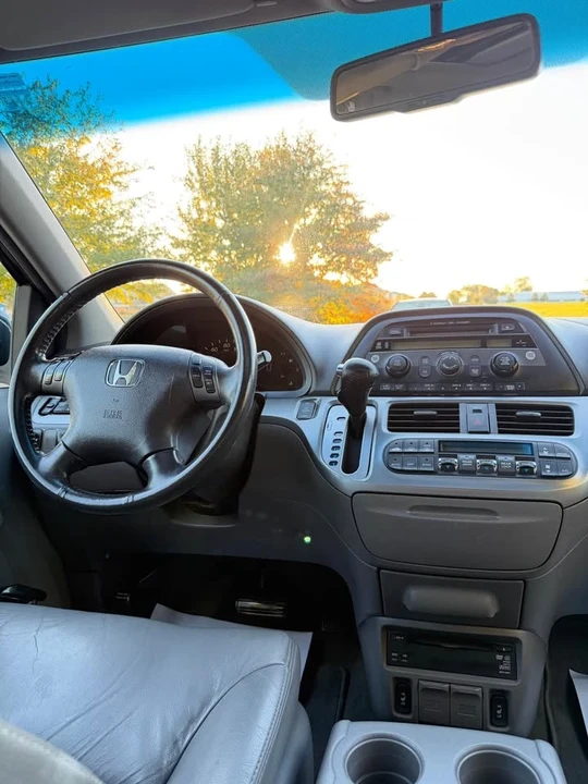 2010 Honda Odyssey - Image 14 of 20