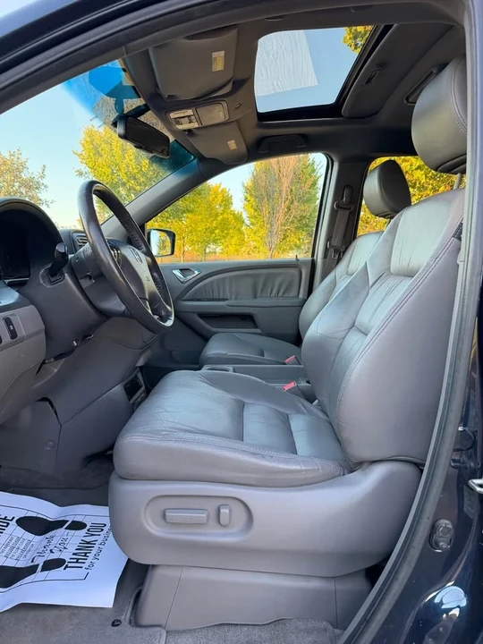 2010 Honda Odyssey - Image 9 of 20