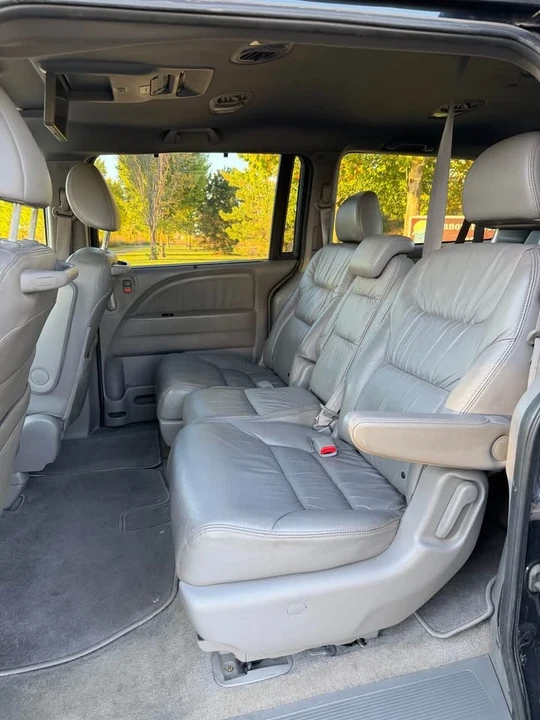 2010 Honda Odyssey - Image 11 of 20