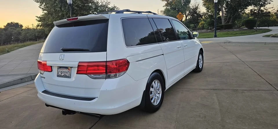 2010 Honda Odyssey - Image 5 of 15