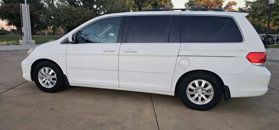 2010 Honda Odyssey - Image 7 of 15