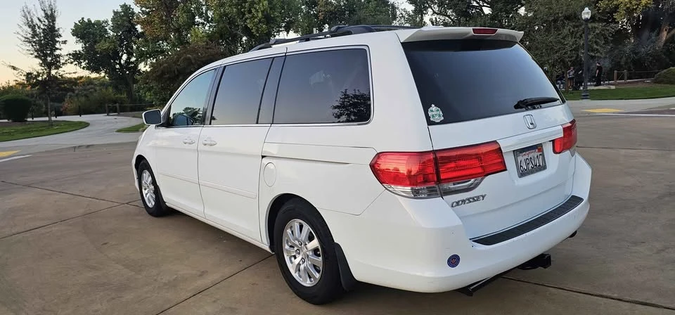 2010 Honda Odyssey - Image 6 of 15