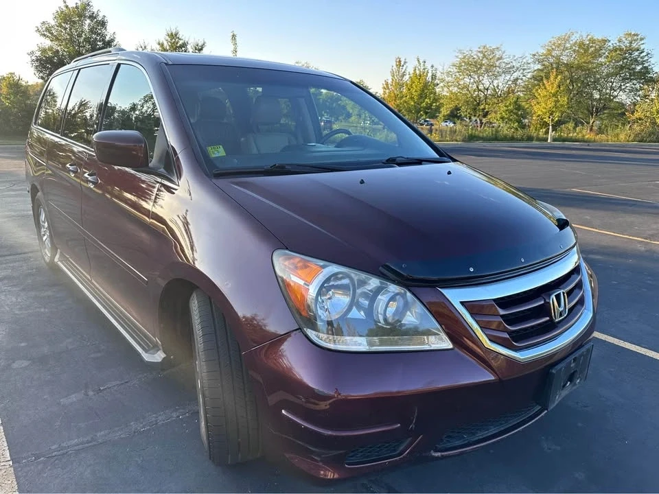 2010 Honda Odyssey - Image 2 of 15