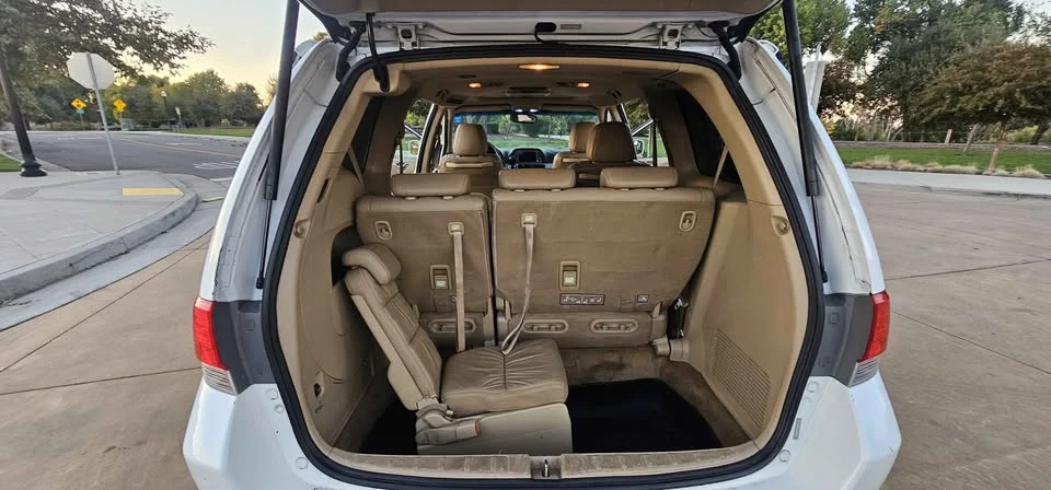 2010 Honda Odyssey - Image 13 of 15