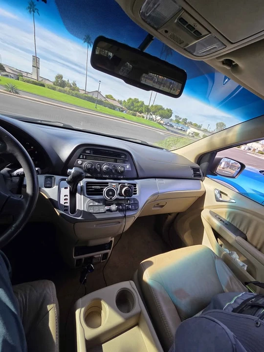 2010 Honda Odyssey - Image 3 of 8