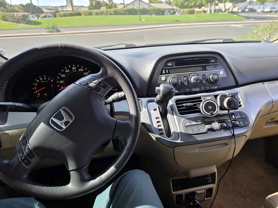 2010 Honda Odyssey - Image 4 of 8