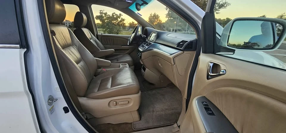 2010 Honda Odyssey - Image 9 of 15