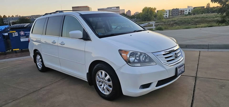 2010 Honda Odyssey - Image 3 of 15