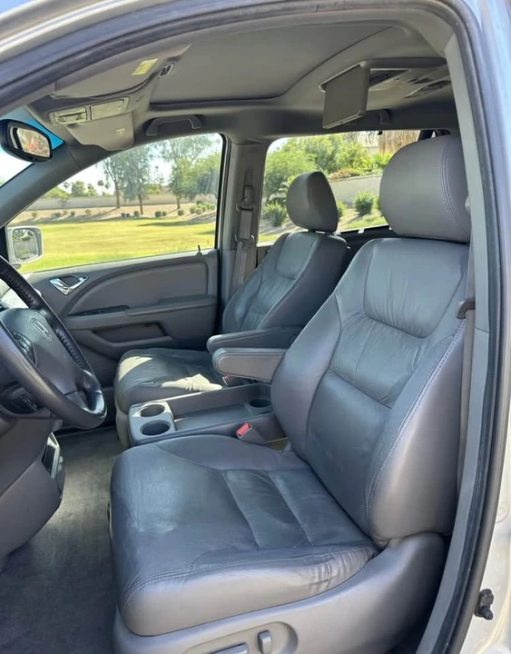 2010 Honda Odyssey - Image 9 of 14