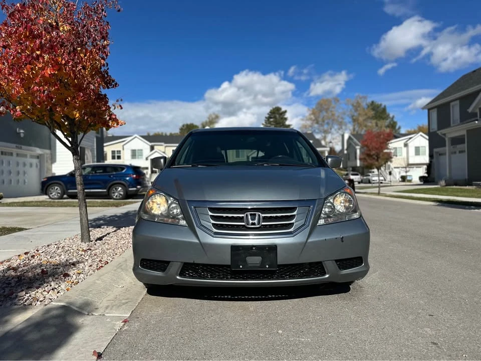 2010 Honda Odyssey - Image 2 of 7