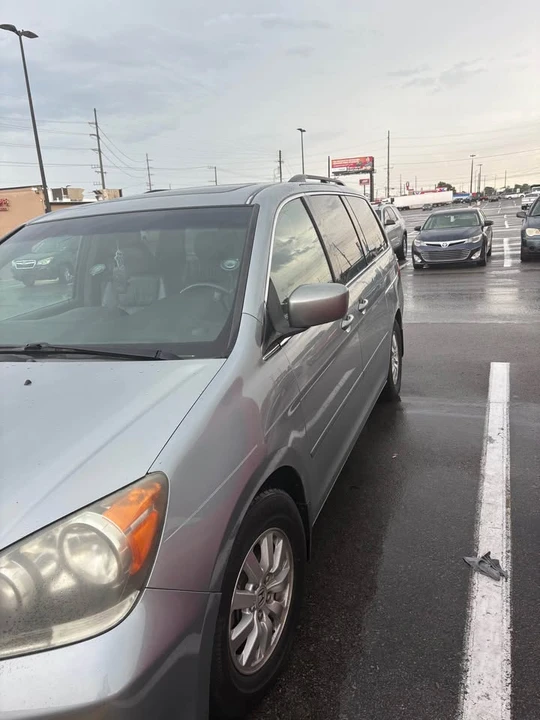 2010 Honda Odyssey - Image 3 of 10