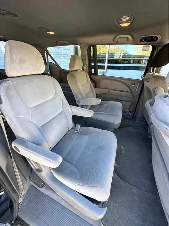 2010 Honda Odyssey - Image 12 of 15