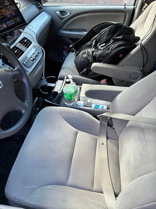 2010 Honda Odyssey - Image 3 of 8