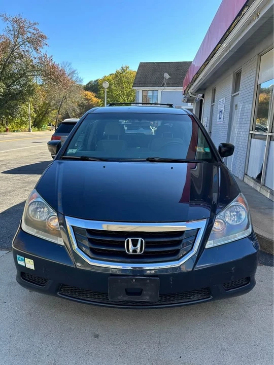 2010 Honda Odyssey - Image 2 of 15