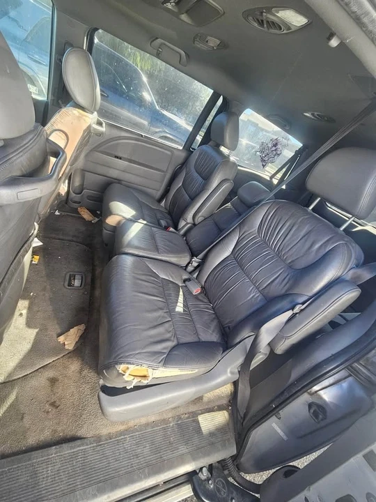 2010 Honda Odyssey - Image 15 of 19