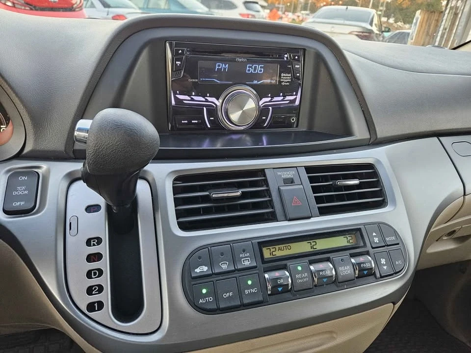 2010 Honda Odyssey - Image 13 of 20