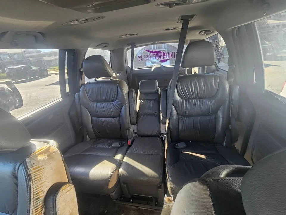 2010 Honda Odyssey - Image 17 of 19