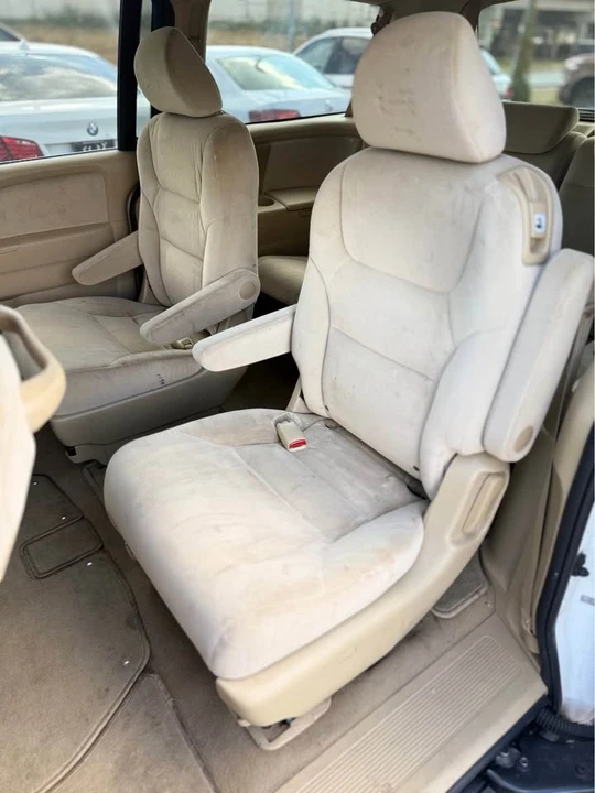 2010 Honda Odyssey - Image 8 of 11