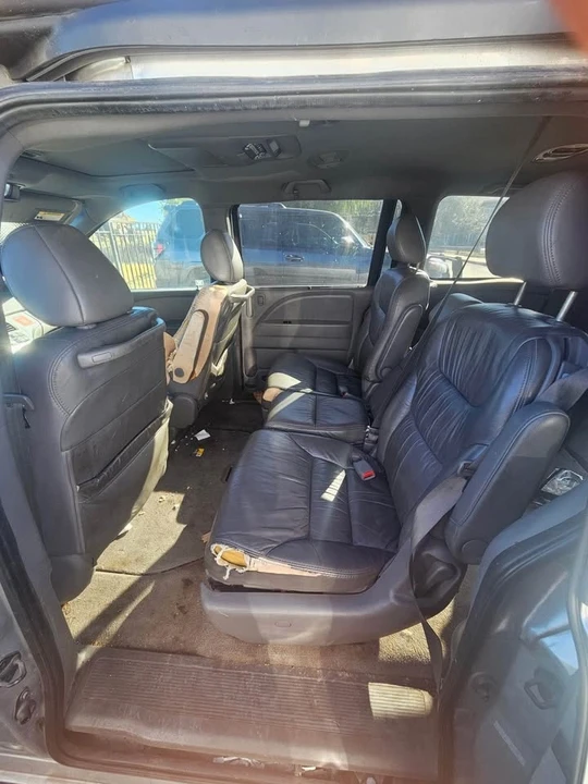 2010 Honda Odyssey - Image 18 of 19