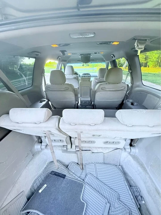 2010 Honda Odyssey - Image 9 of 11
