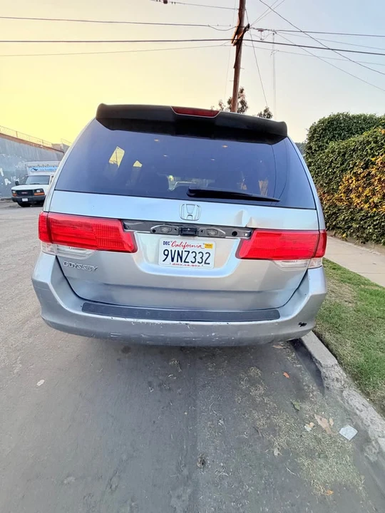 2010 Honda Odyssey - Image 6 of 12