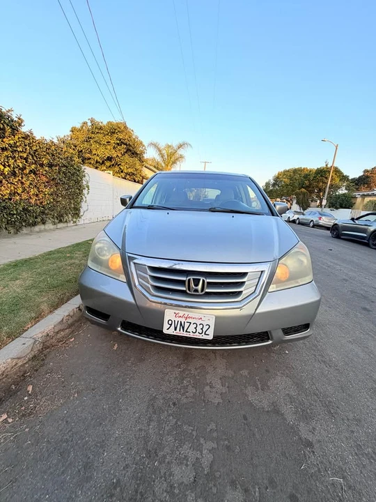 2010 Honda Odyssey - Image 2 of 12